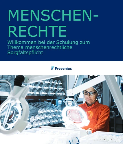 Das Bild zeigt in der oberen Hälfte den Text: Menschenrechte. Willkommen bei der Schulung zum Thema menschenrechtliche Sorgfaltspflicht.
Die untere Hälfte zeigt eine Frau in Schutzkleidung, die etwas unter einer Lupe untersucht.